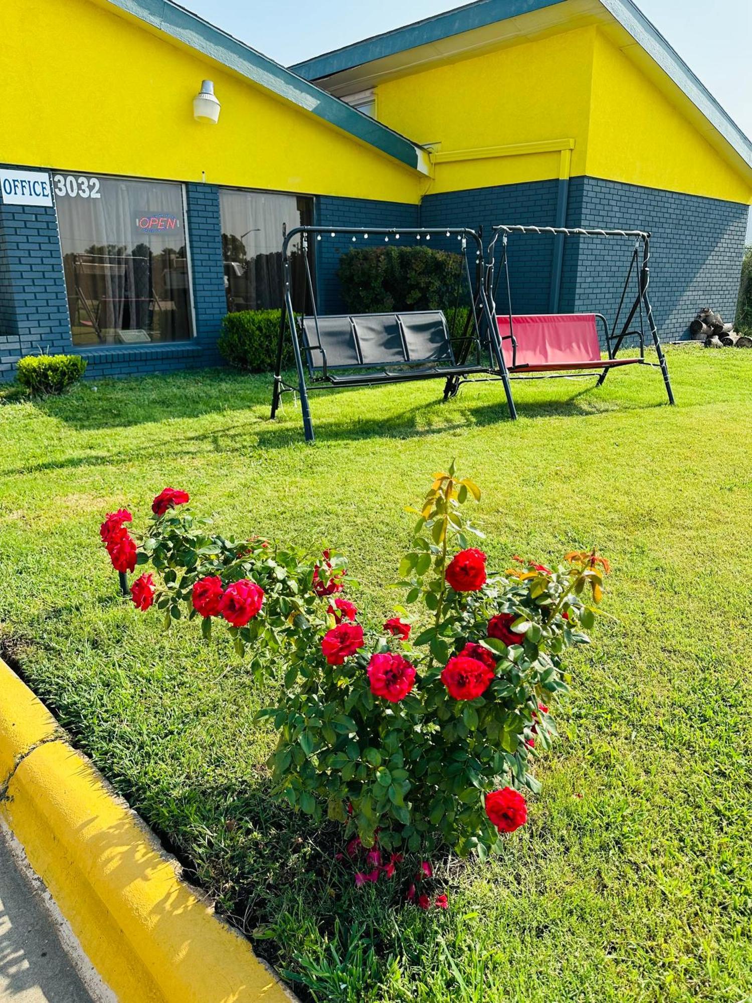 Travel Inn & Suites Emporia Buitenkant foto