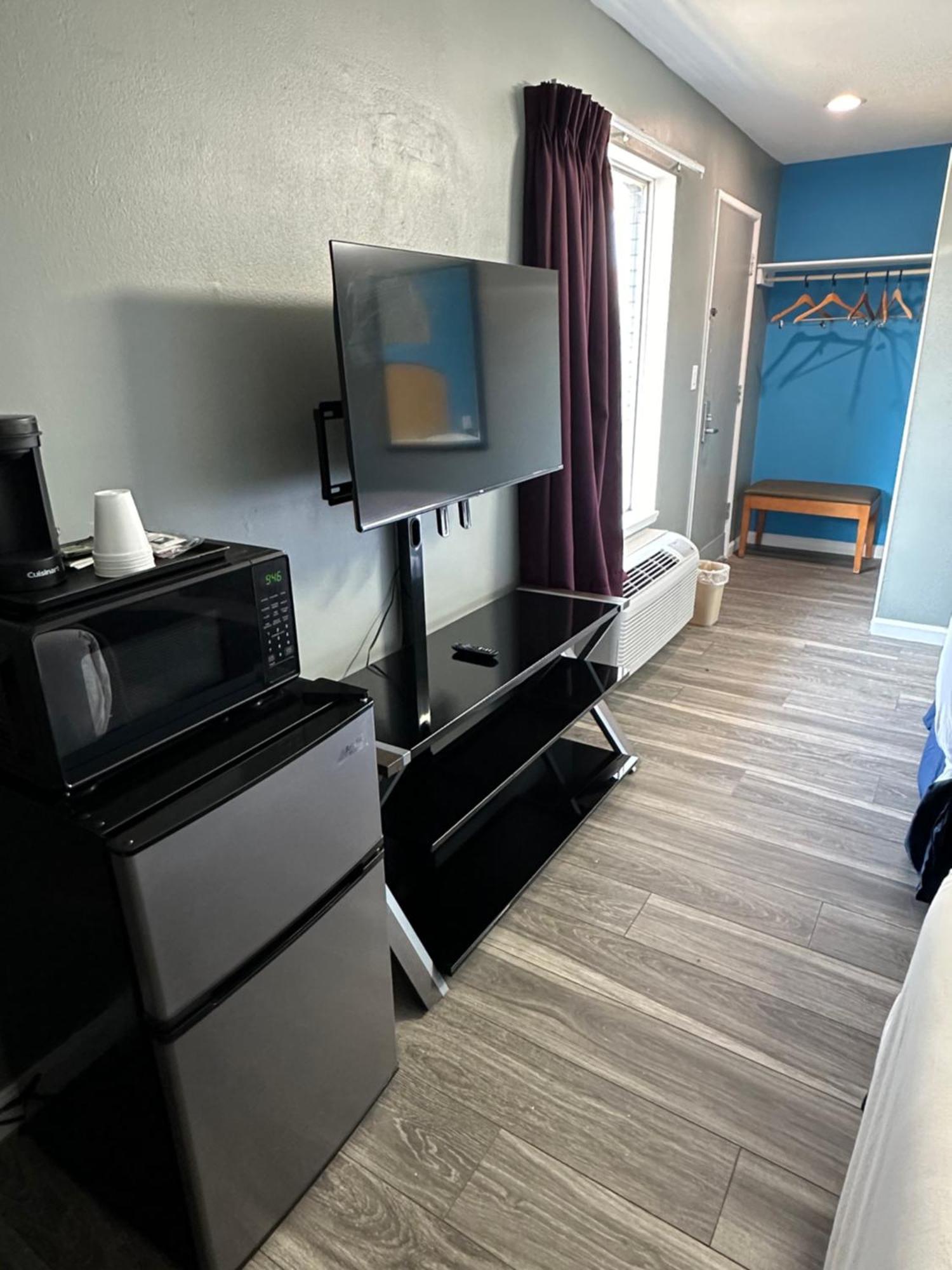 Travel Inn & Suites Emporia Buitenkant foto